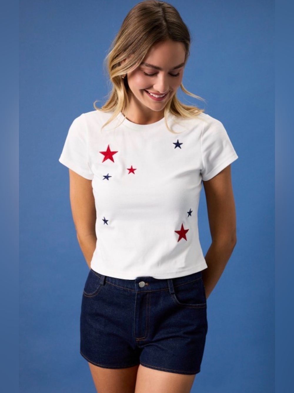 121. White Short-Sleeve Tee with Red & Navy Star Embroidery